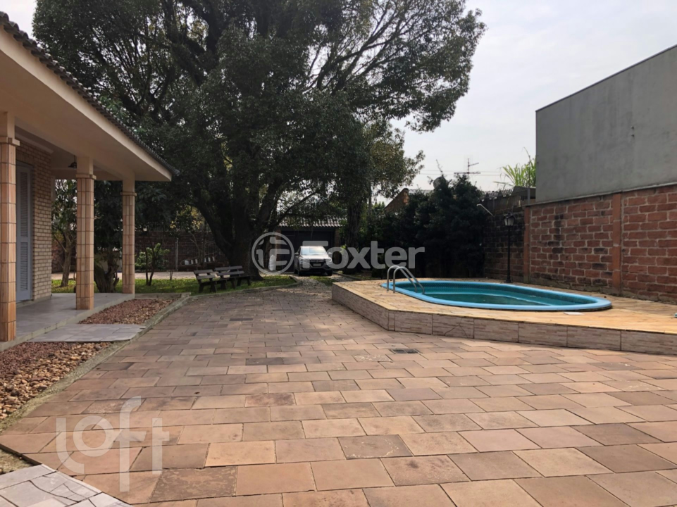 Casa à venda com 5 quartos, 235m² - Foto 2