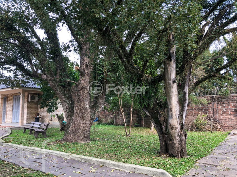 Casa à venda com 5 quartos, 235m² - Foto 4
