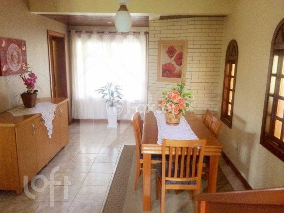 Casa à venda com 3 quartos, 244m² - Foto 3