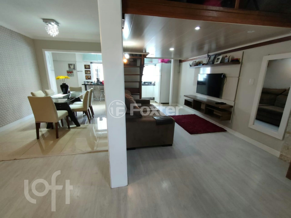 Casa à venda com 4 quartos, 230m² - Foto 2