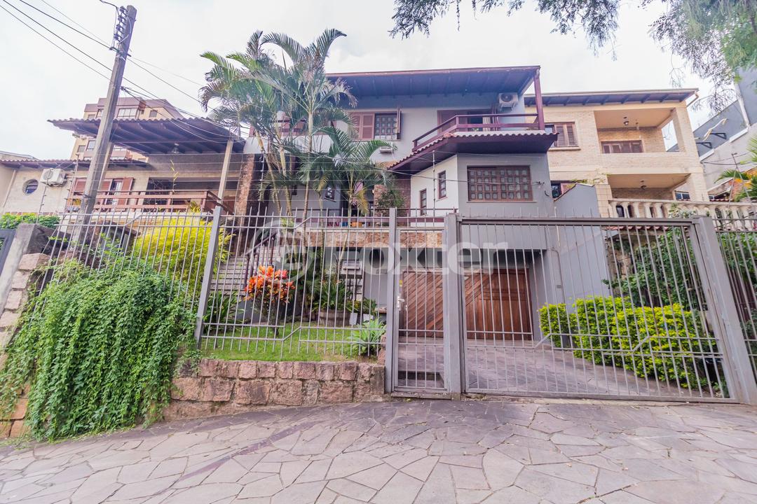 Casa à venda com 6 quartos, 431m² - Foto 1