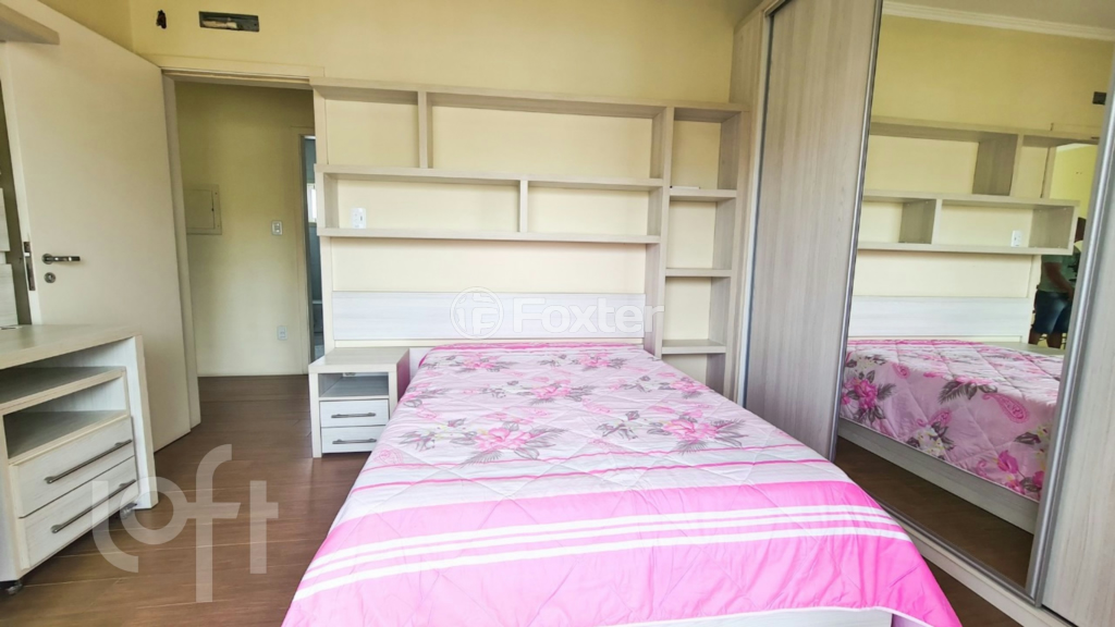 Casa à venda com 4 quartos, 270m² - Foto 8