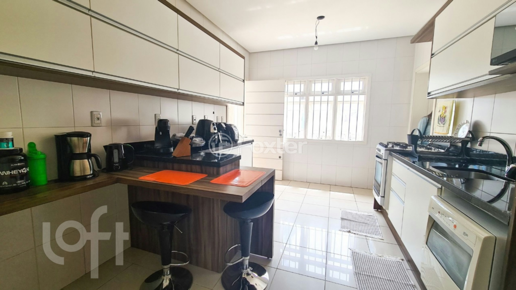 Casa à venda com 4 quartos, 270m² - Foto 2