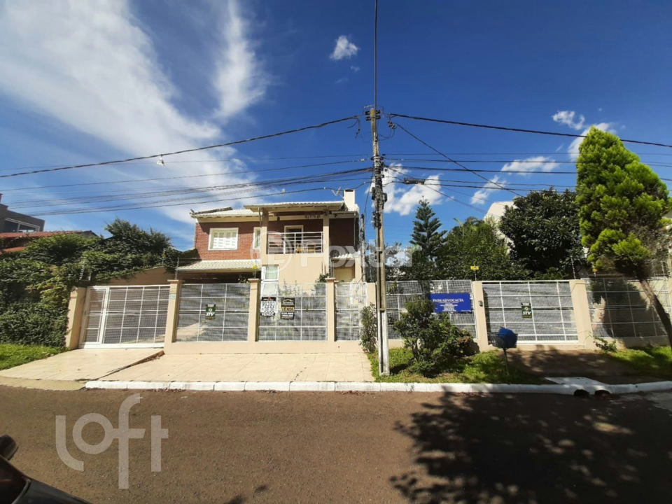 Casa à venda com 3 quartos, 280m² - Foto 1