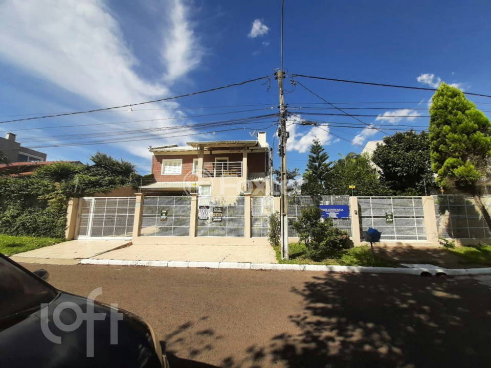 Casa à venda com 3 quartos, 280m² - Foto 2
