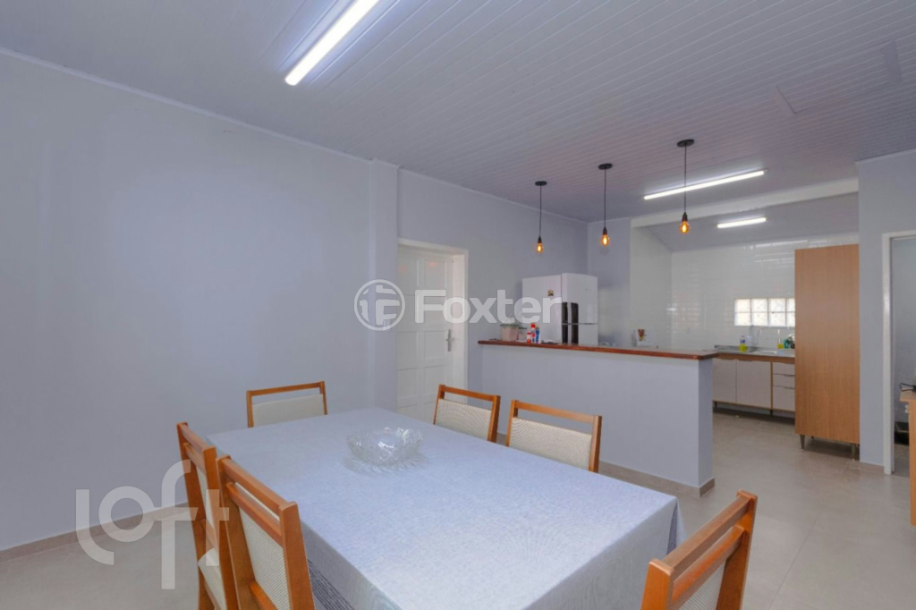 Casa à venda com 3 quartos, 220m² - Foto 4