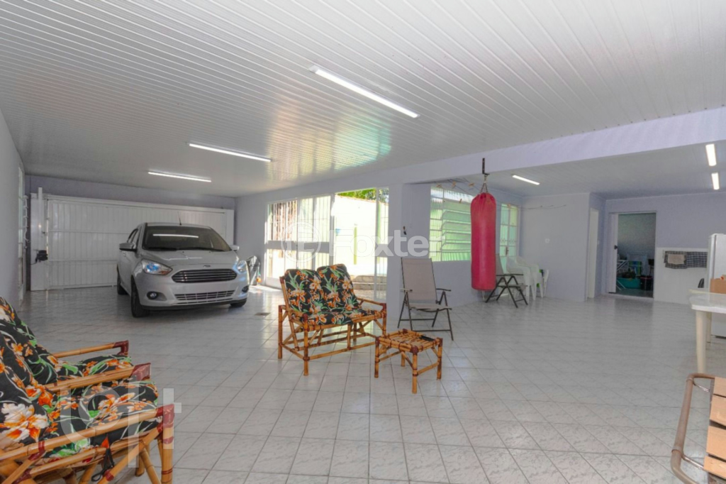 Casa à venda com 3 quartos, 220m² - Foto 5