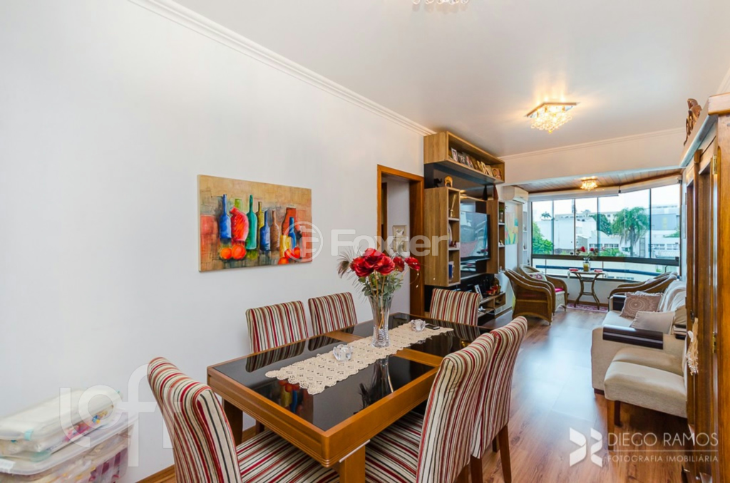 Apartamento à venda com 2 quartos, 67m² - Foto 2