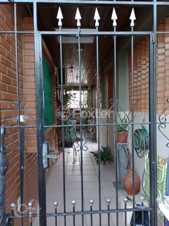 Casa à venda com 4 quartos, 100m² - Foto 3