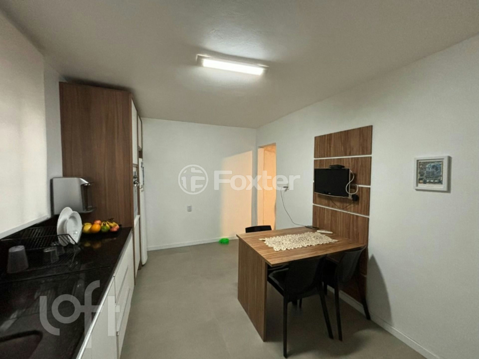 Casa à venda com 3 quartos, 150m² - Foto 1