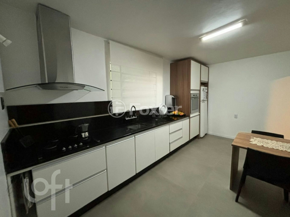 Casa à venda com 3 quartos, 150m² - Foto 2