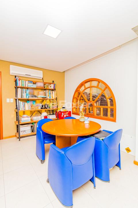 Casa de Condomínio à venda com 3 quartos, 216m² - Foto 31