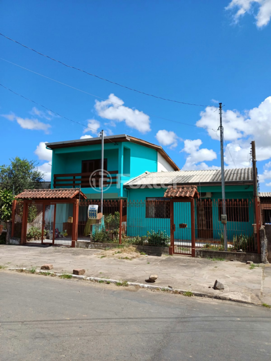 Casa à venda com 3 quartos, 205m² - Foto 1