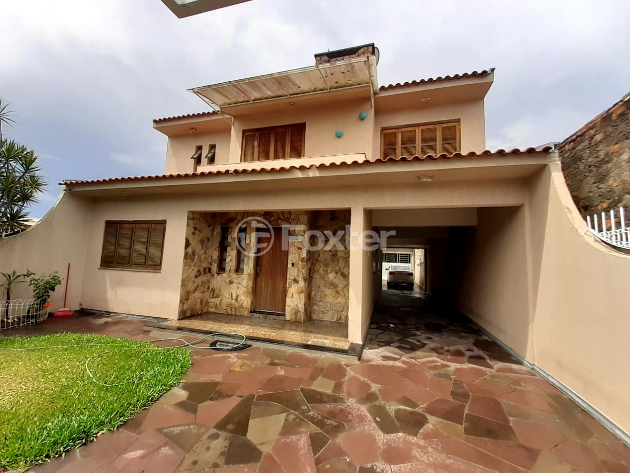 Casa à venda com 3 quartos, 400m² - Foto 1