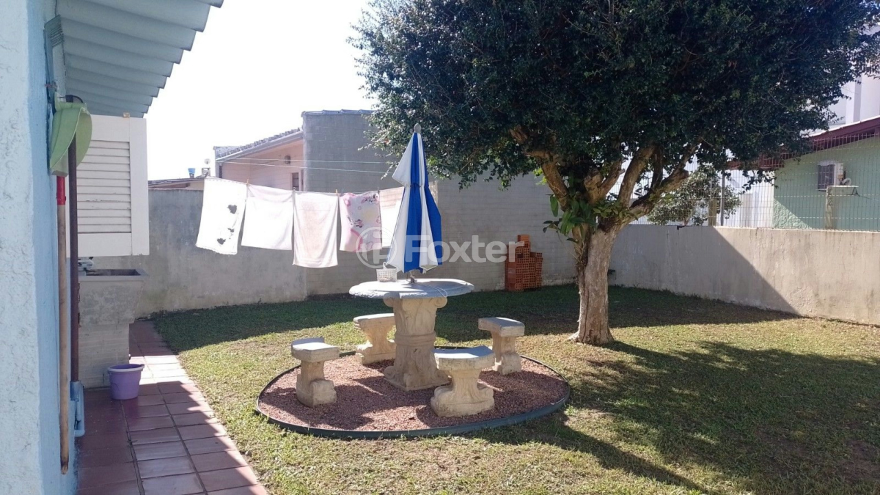 Casa à venda com 3 quartos, 71m² - Foto 4