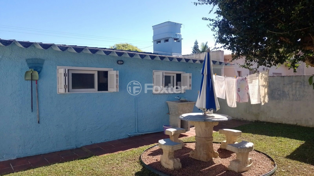 Casa à venda com 3 quartos, 71m² - Foto 2