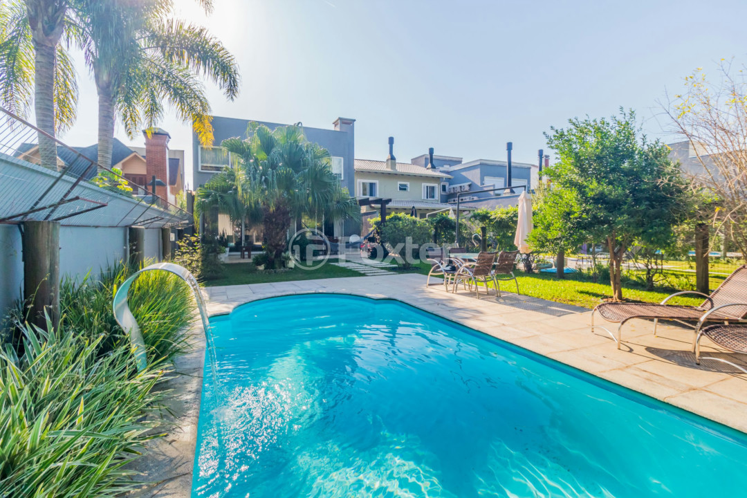 Casa de Condomínio à venda com 4 quartos, 297m² - Foto 2