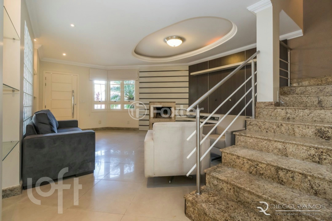 Casa à venda com 3 quartos, 208m² - Foto 1