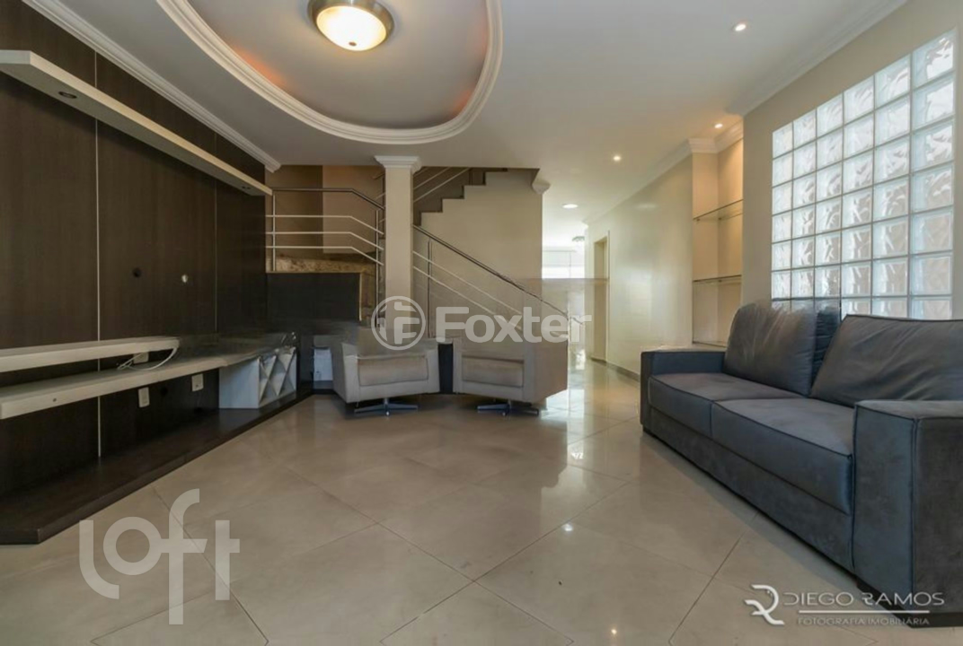 Casa à venda com 3 quartos, 208m² - Foto 2