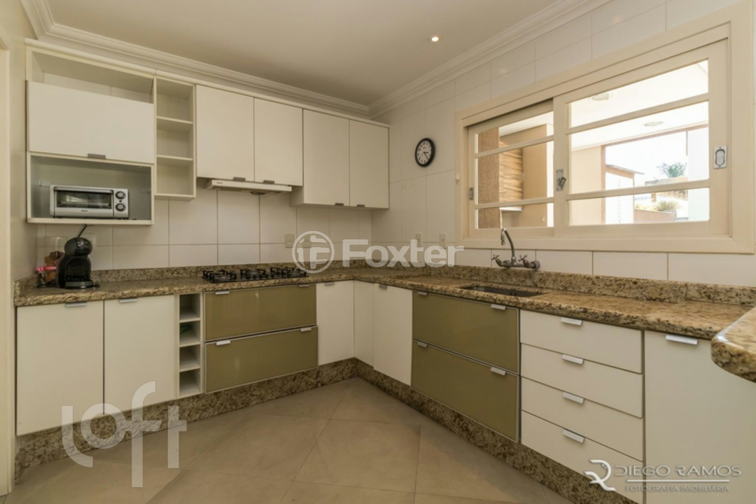 Casa à venda com 3 quartos, 208m² - Foto 8