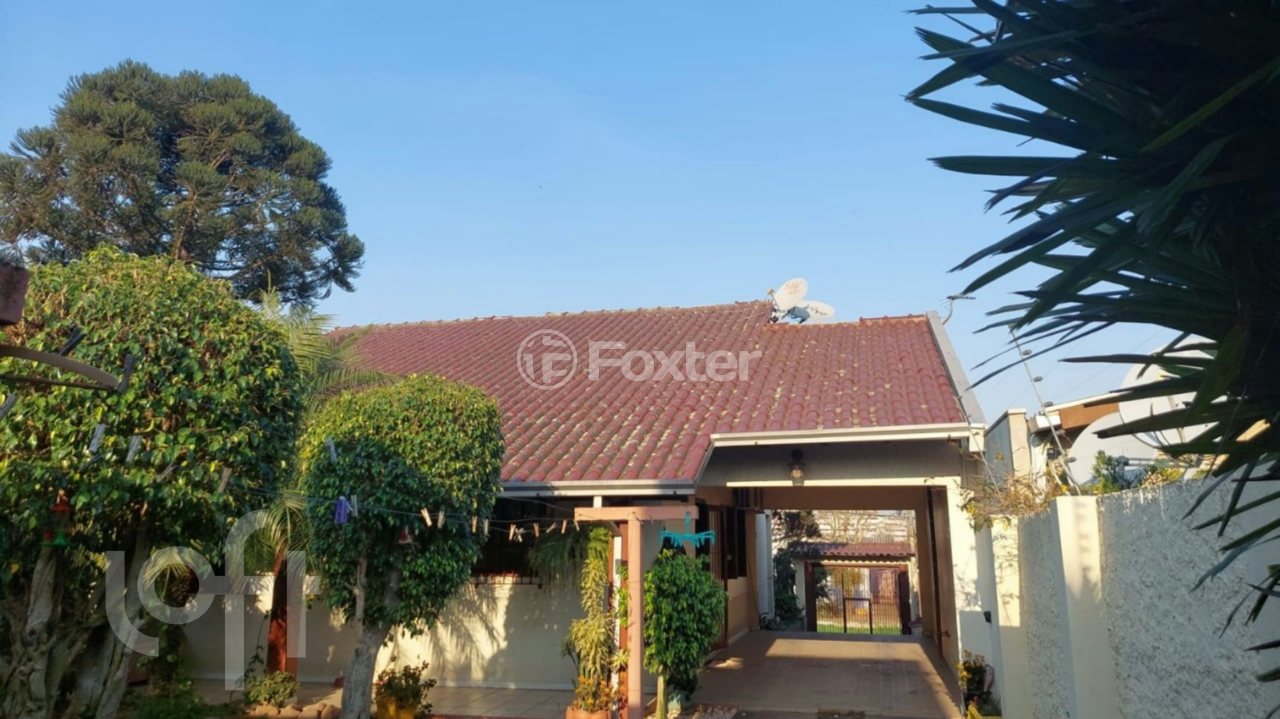 Casa à venda com 3 quartos, 216m² - Foto 1