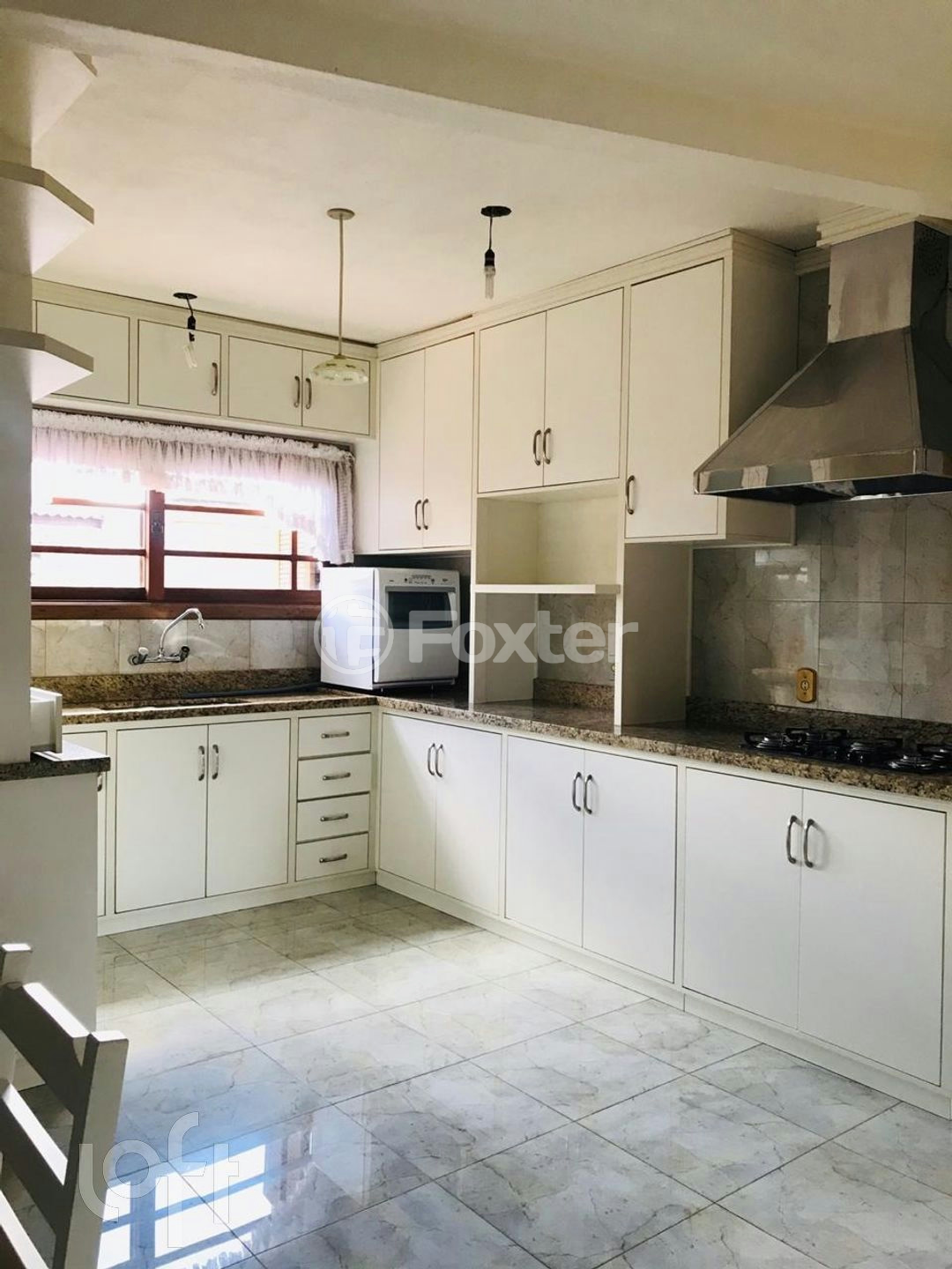 Casa de Condomínio à venda com 3 quartos, 370m² - Foto 3