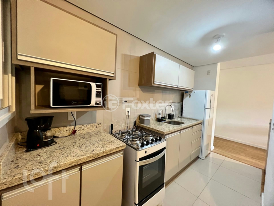Apartamento à venda com 2 quartos, 75m² - Foto 14