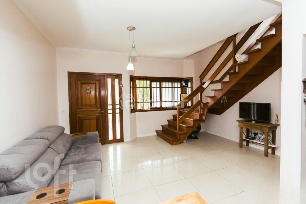 Casa à venda com 4 quartos, 214m² - Foto 1