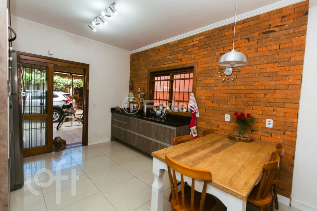 Casa à venda com 4 quartos, 214m² - Foto 4