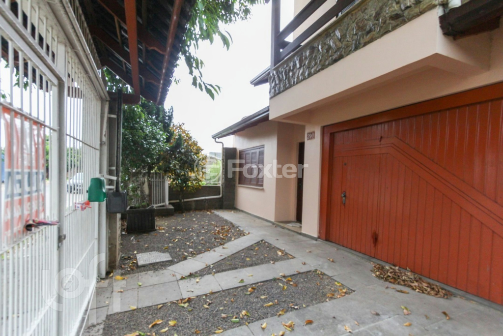Casa à venda com 4 quartos, 213m² - Foto 3