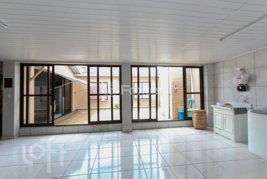 Casa à venda com 3 quartos, 250m² - Foto 8
