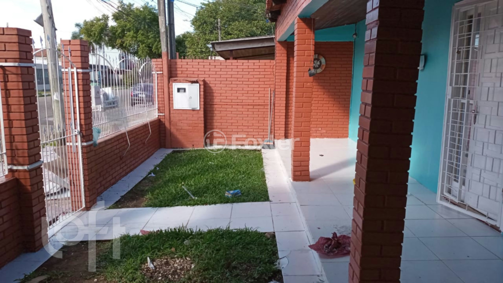 Casa à venda com 3 quartos, 47m² - Foto 1