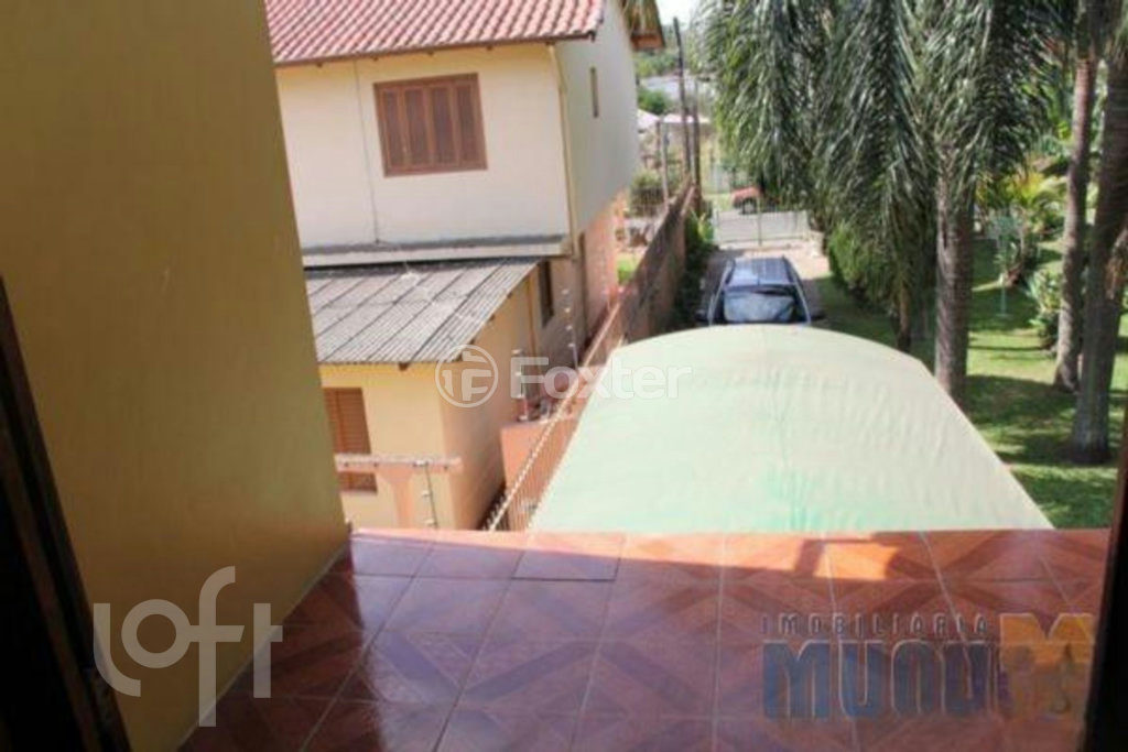 Casa à venda com 4 quartos, 249m² - Foto 2