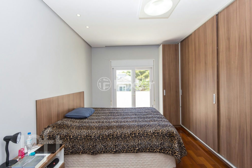 Casa à venda com 4 quartos, 420m² - Foto 25