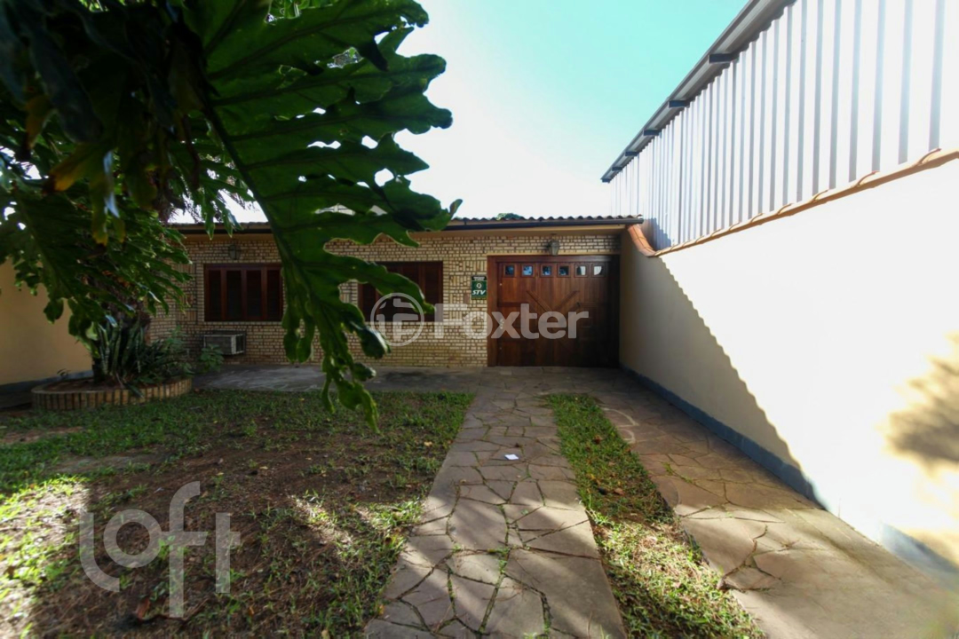 Casa à venda com 4 quartos, 138m² - Foto 1