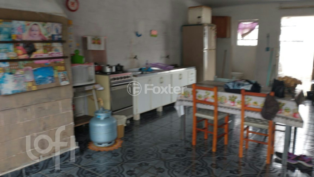 Casa à venda com 3 quartos, 60m² - Foto 13