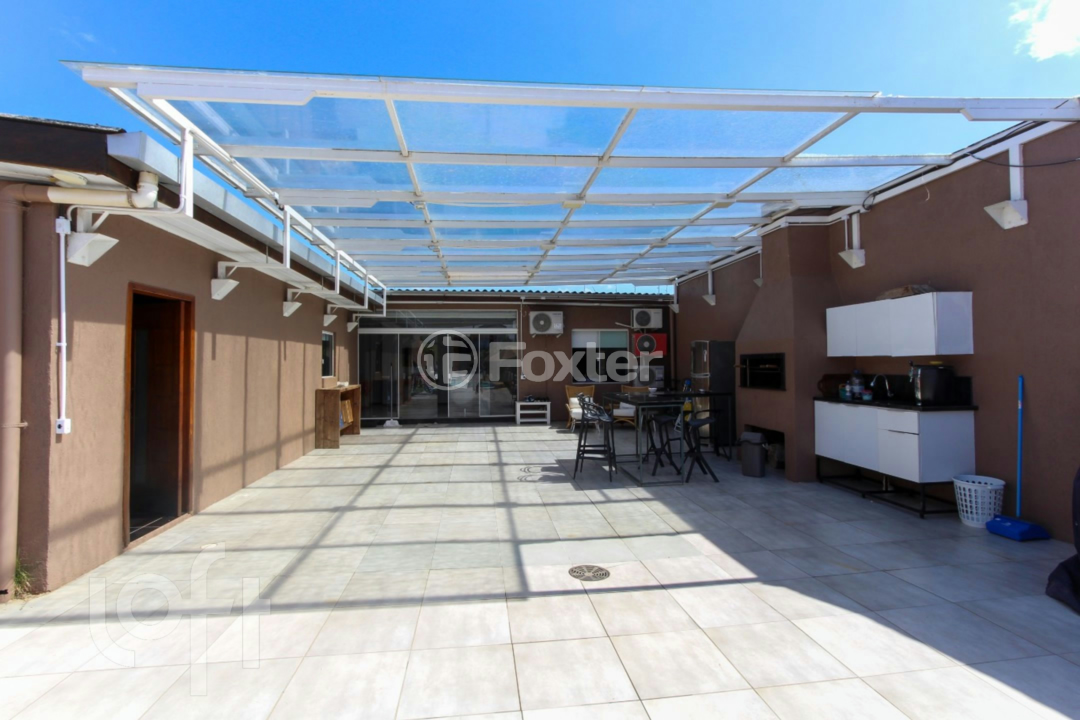 Casa à venda com 3 quartos, 132m² - Foto 1