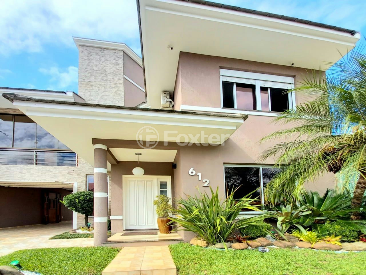 Casa à venda com 3 quartos, 183m² - Foto 1