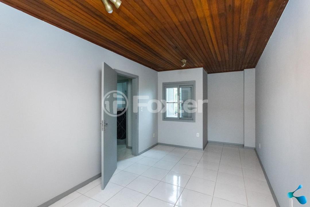 Casa à venda com 6 quartos, 130m² - Foto 17