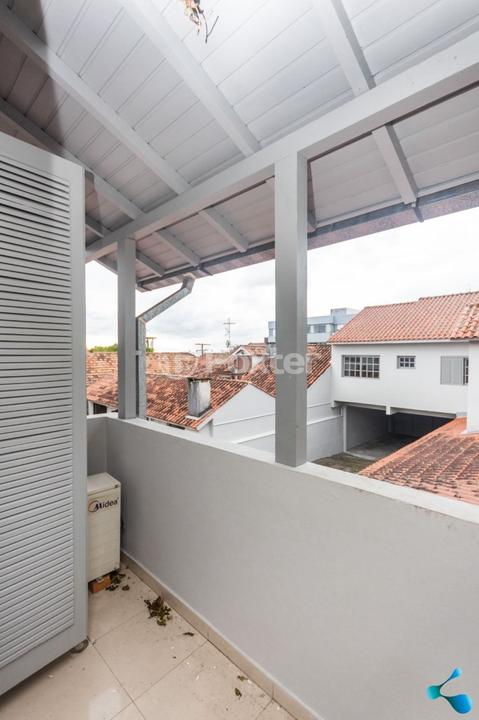 Casa à venda com 6 quartos, 130m² - Foto 24