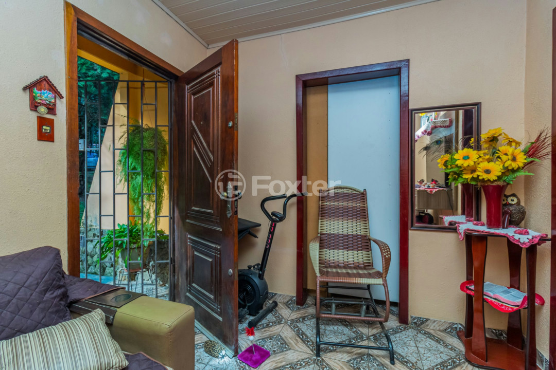 Casa à venda com 3 quartos, 180m² - Foto 1