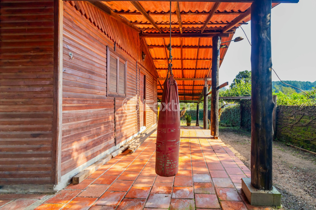 Casa à venda com 6 quartos, 480m² - Foto 48