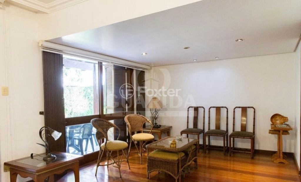 Casa à venda com 3 quartos, 308m² - Foto 2