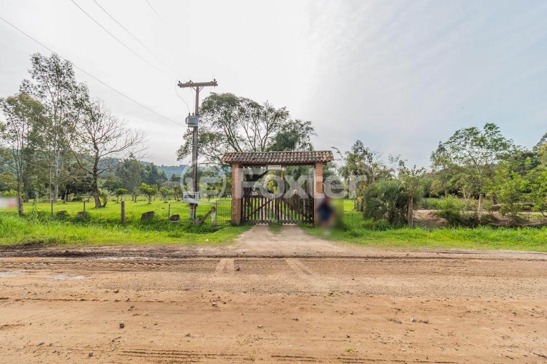Chácara à venda com 3 quartos, 46300m² - Foto 1