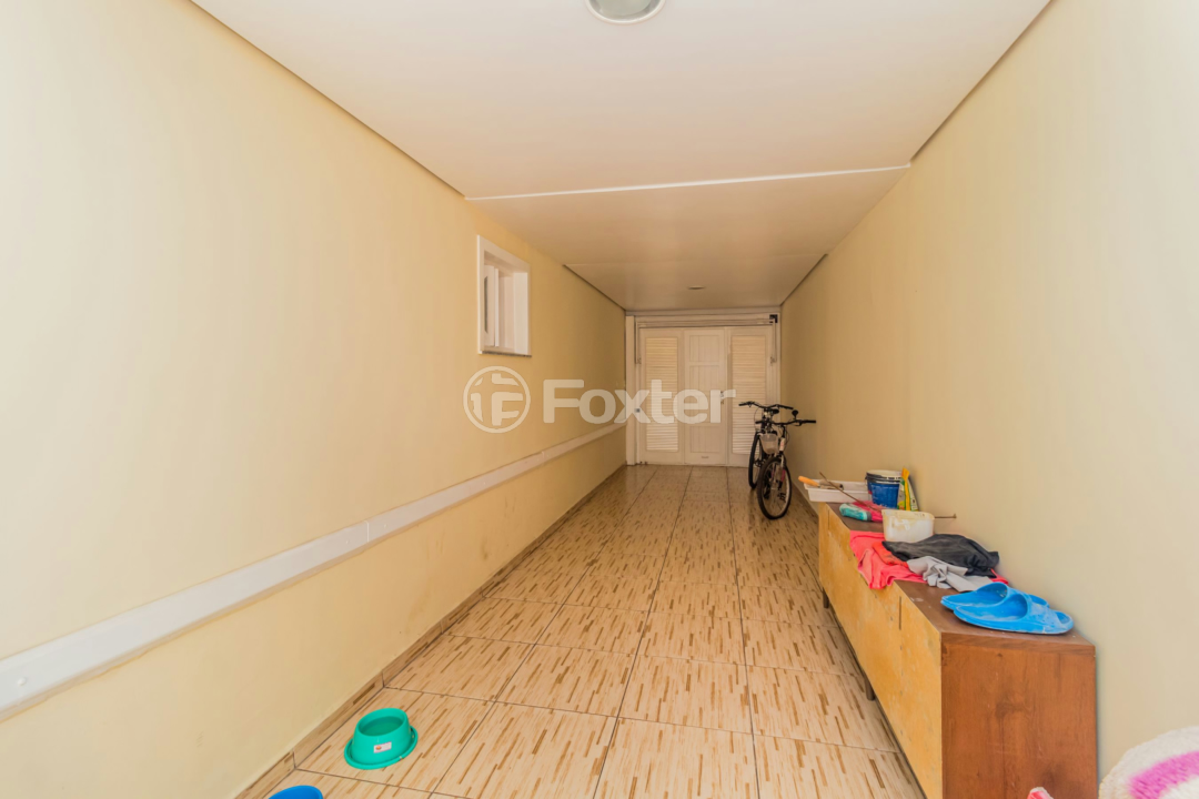 Casa de Condomínio à venda com 4 quartos, 300m² - Foto 58