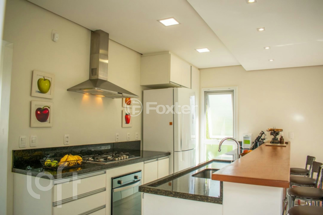 Casa de Condomínio à venda com 4 quartos, 243m² - Foto 3