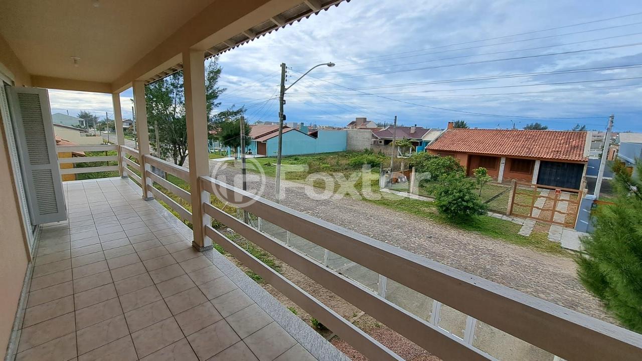 Casa à venda com 6 quartos, 229m² - Foto 2