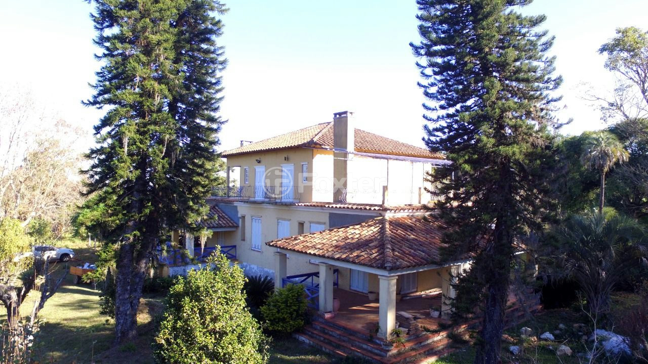 Sítio à venda com 10 quartos, 250000m² - Foto 1