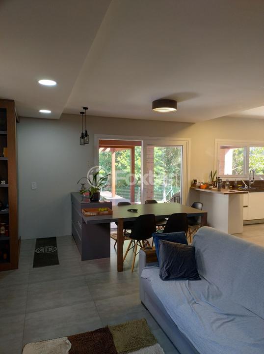 Casa de Condomínio à venda com 3 quartos, 228m² - Foto 3