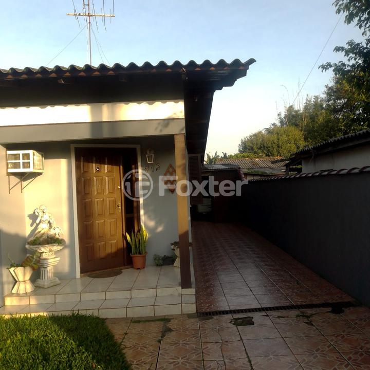 Casa à venda com 3 quartos, 131m² - Foto 2